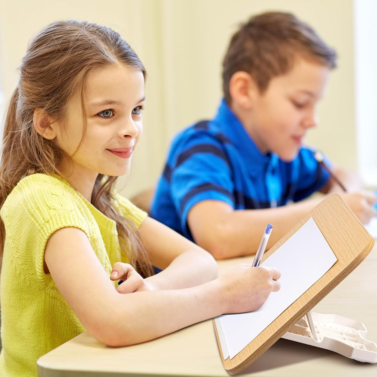 Slant Board for Writing, Adjustable Slanted Clipboard for Classroom, 1 Pc