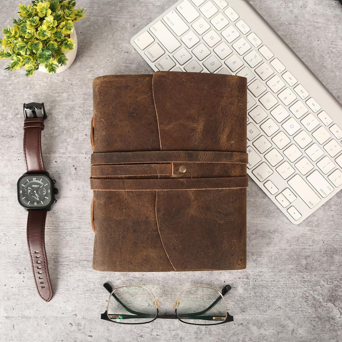 KomalC Leather Journal Notebook, Genuine Leather Journal for Men & Women Handmade Writing Travel Notebook, 240 Unlined Pages Vintage Notepad Gift: Rustic Brown (7"x5")
